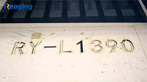 reaying 130w co2 laser engraving and cutting machine working on mdf