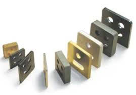 fiber laser cutting machine cutting metal
